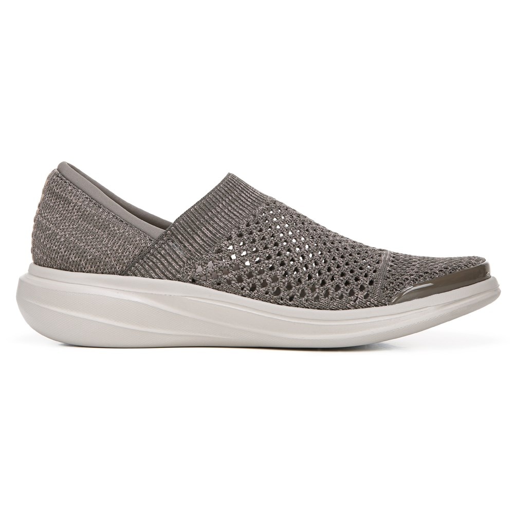 bzees charlie knit slip on